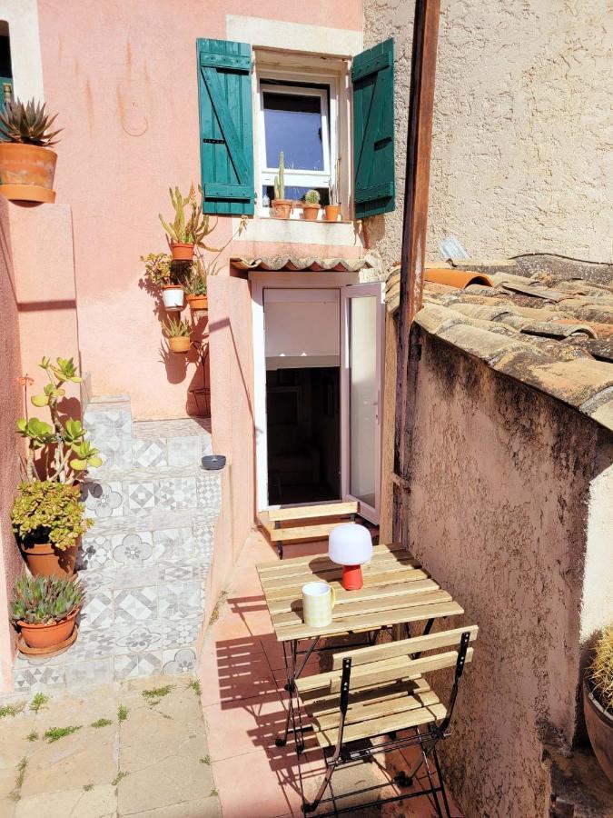 Exceptionnel, cocooning proche mer, petite terrasse- lesclésdenicole Carqueiranne Extérieur photo